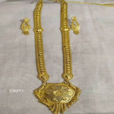 WOMEN’S STYLISH TRADITIONAL GOLDEN LONG NECKLACE SET