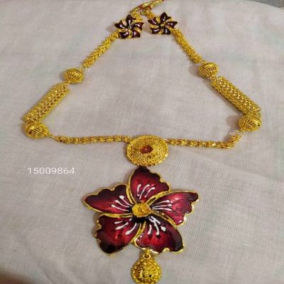 WOMEN’S STYLISH TRADITIONAL GOLDEN LONG NECKLACE SET