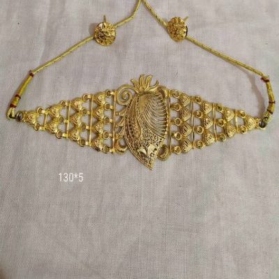 WOMEN’S STYLISH TRADITIONAL GOLDEN CHOKER SET