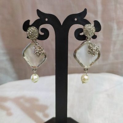 DESIGNER FASHION EARINGS FOR GIRLS AND WOMEN