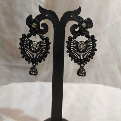 DESIGNER FASHION EARINGS FOR GIRLS AND WOMEN